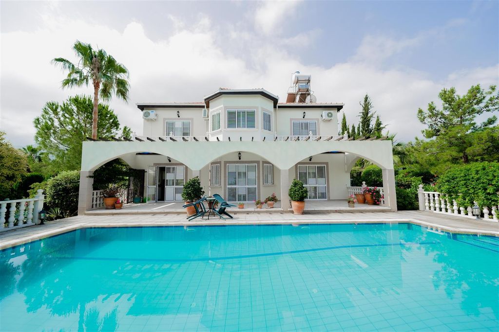 Property photo 1 of 37