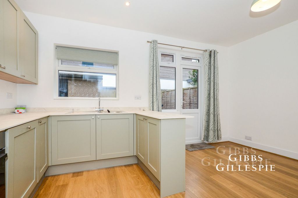 Property photo 2 of 12 Pbox-Img.Jpg