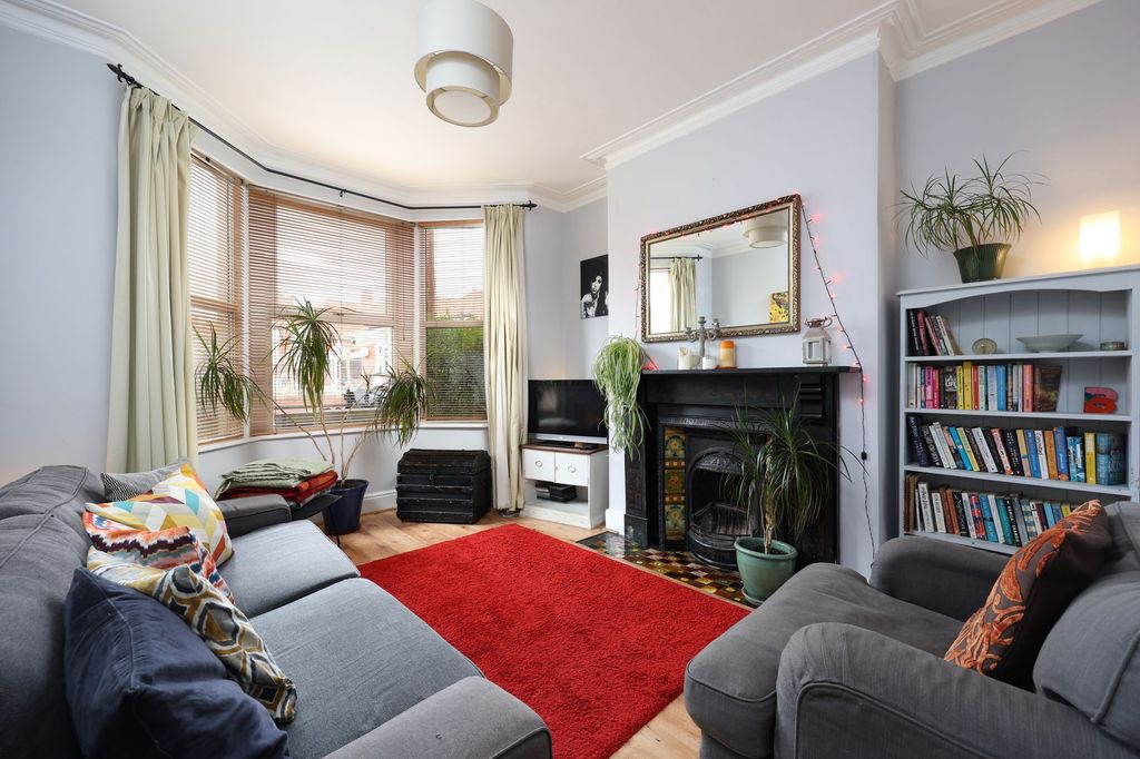 Property photo 2 of 18
