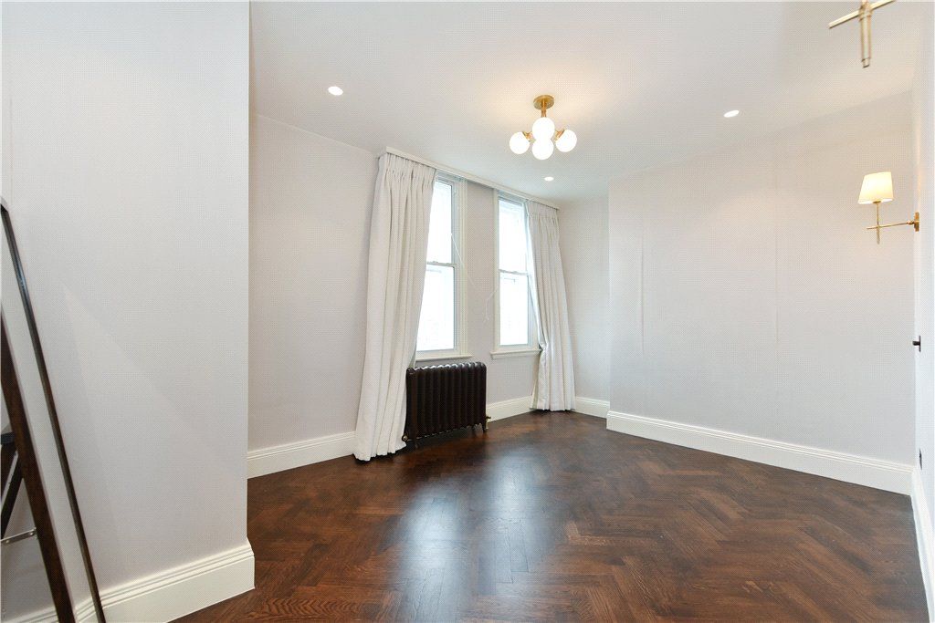 Property photo 2 of 11 Picture No. 23