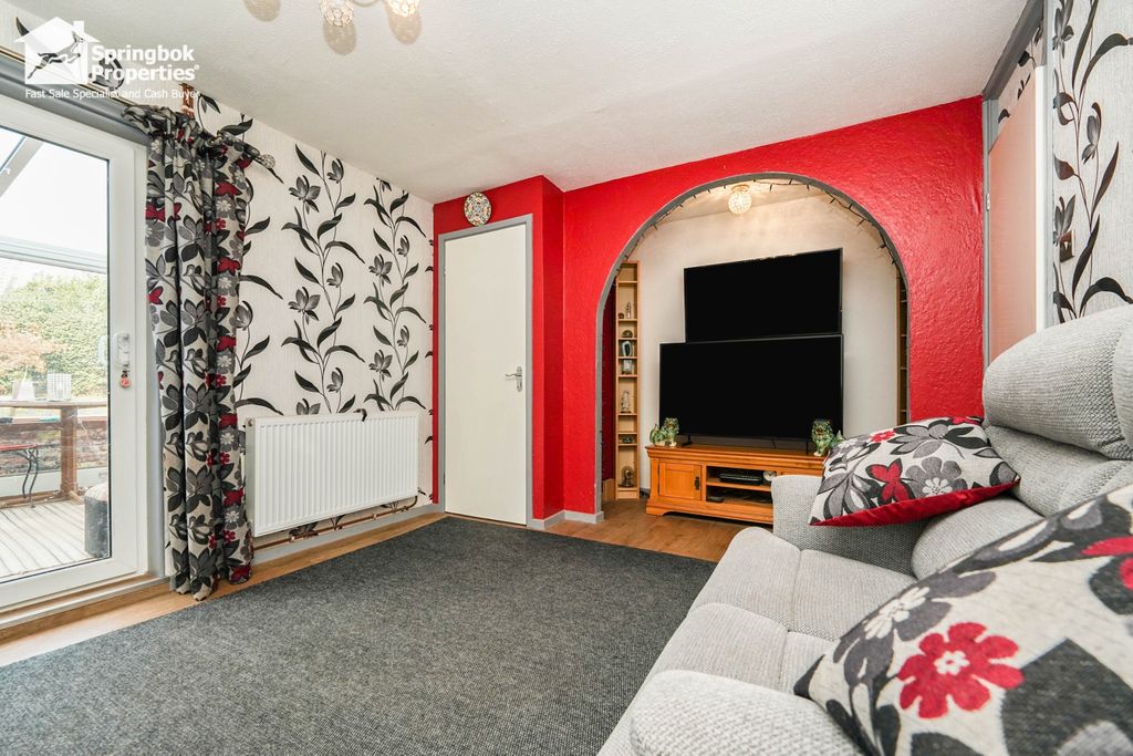 Property photo 3 of 17 Image 2