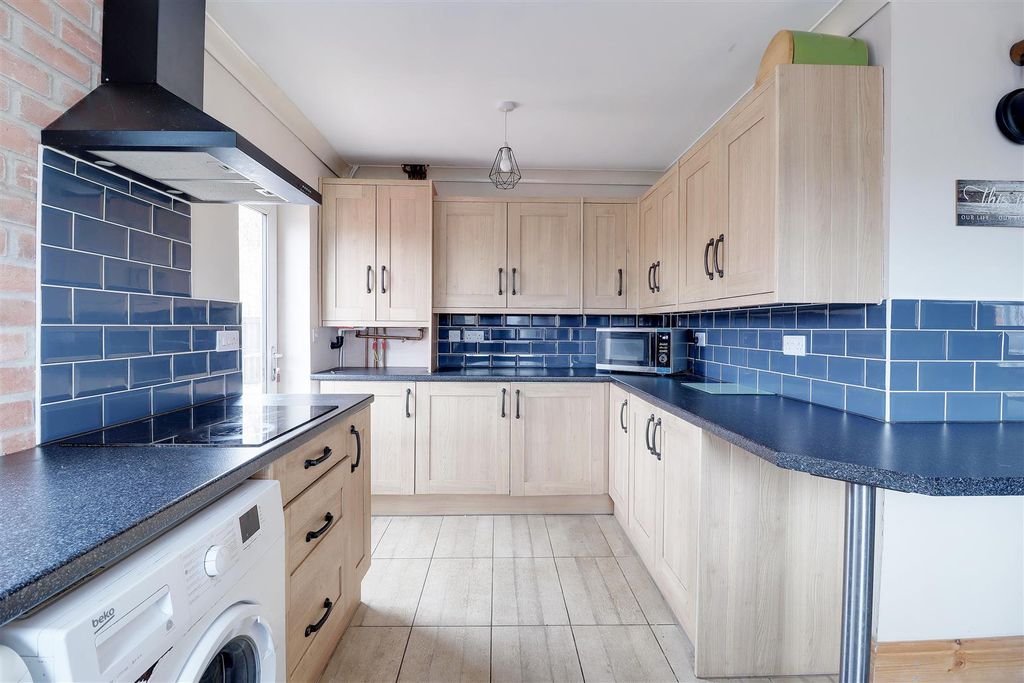 Property photo 2 of 23 Img_2673-Img_2678.Jpg