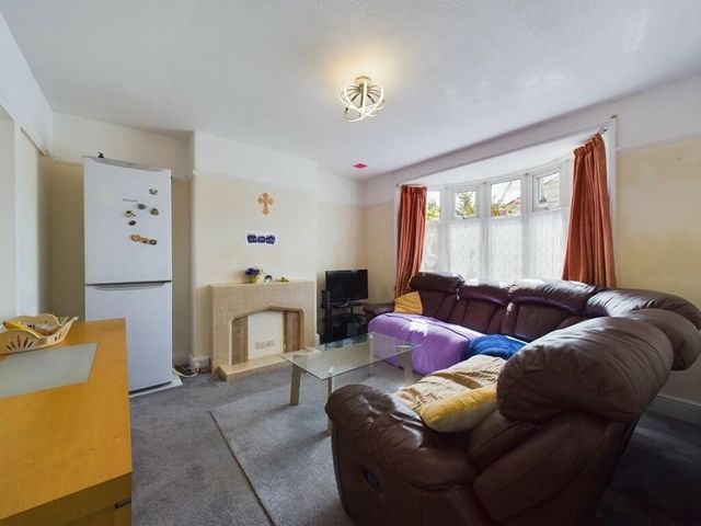 Property photo 3 of 13