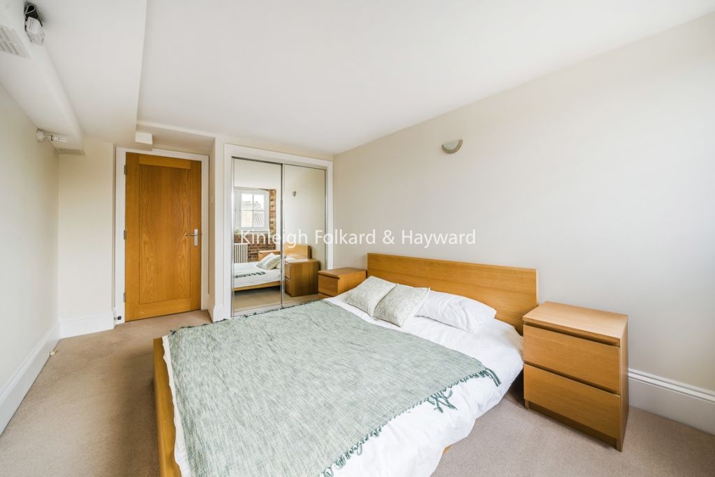 Property photo 3 of 5 Bedroom