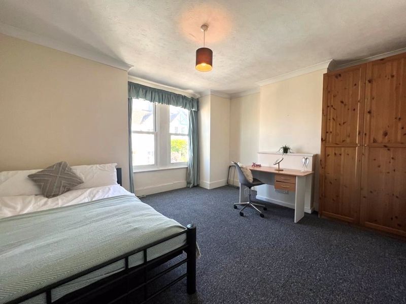 Property photo 1 of 12 Photo 10