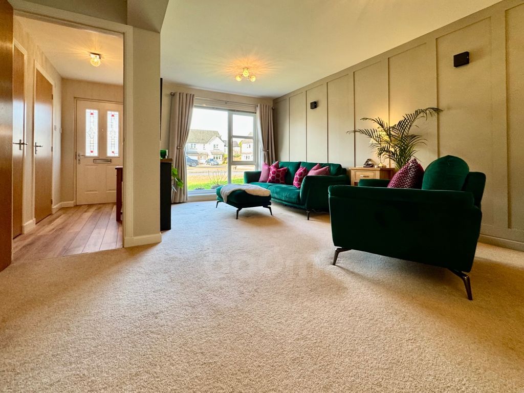 Property photo 2 of 34 Millbarr Grove, Barrmill Lounge