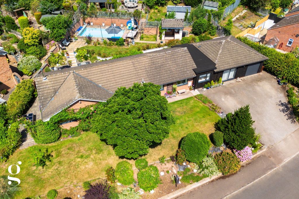 Property photo 1 of 53