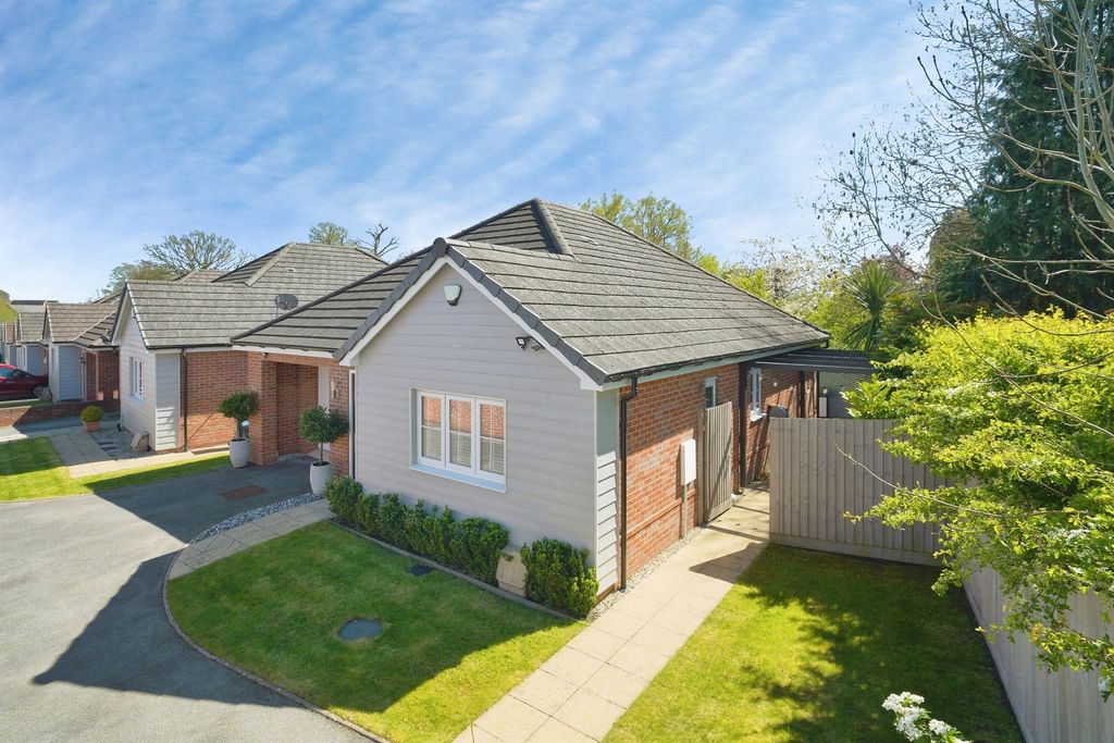 Property photo 3 of 32