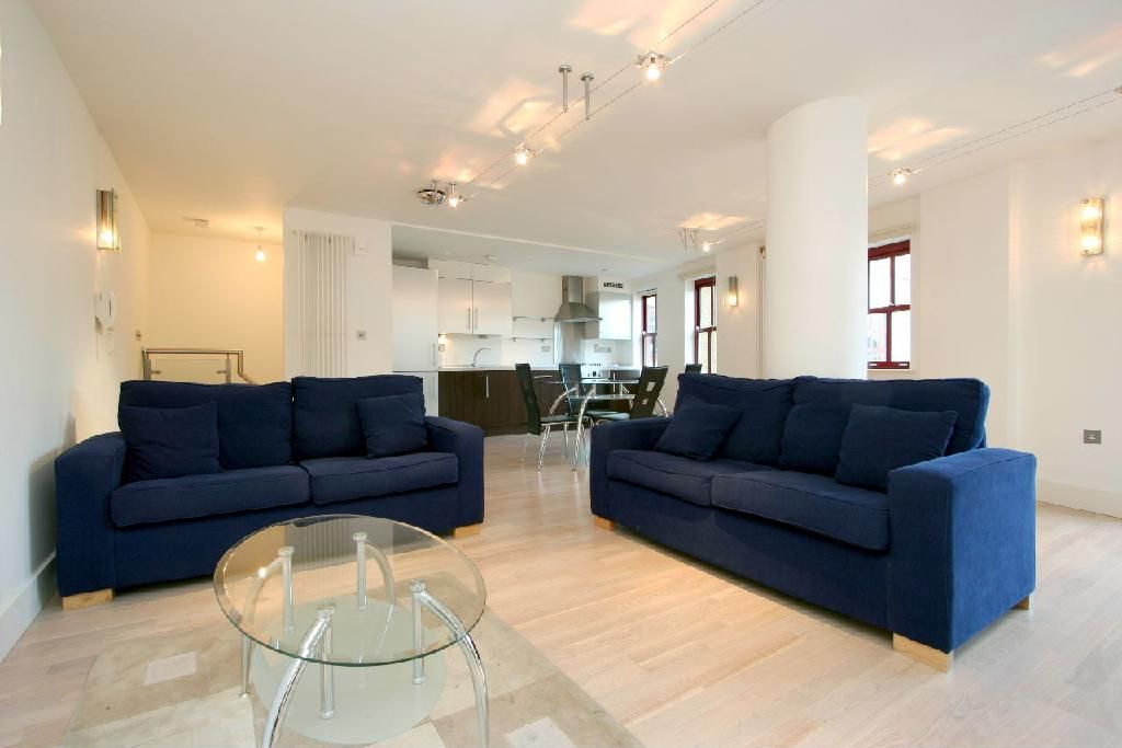 Property photo 2 of 10 Reception/Kitchen