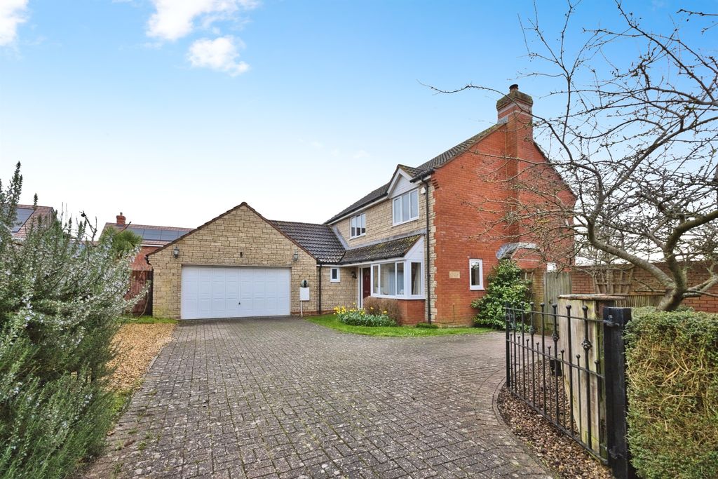 Property photo 1 of 33