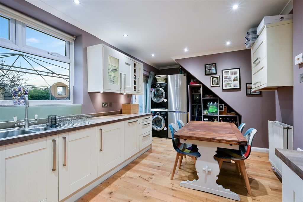 Property photo 3 of 16 Wood Street (8).Jpg