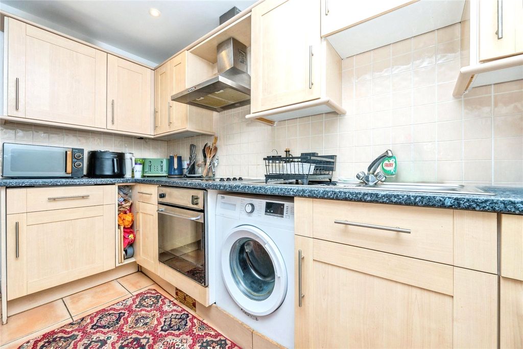 Property photo 3 of 14 Kitchen