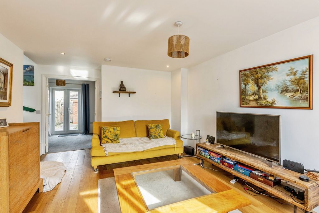 Property photo 2 of 15 Pbox-Img.Jpg