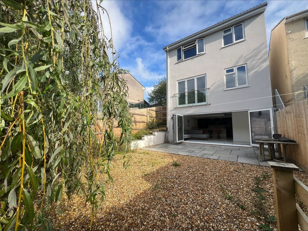 Property photo 3 of 12 Bright And Spacious View Of A Modern Three-Story H...