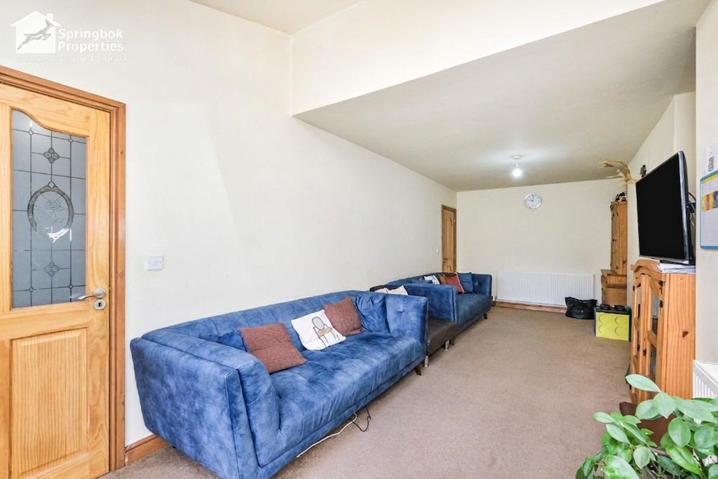 Property photo 3 of 21 Image 2
