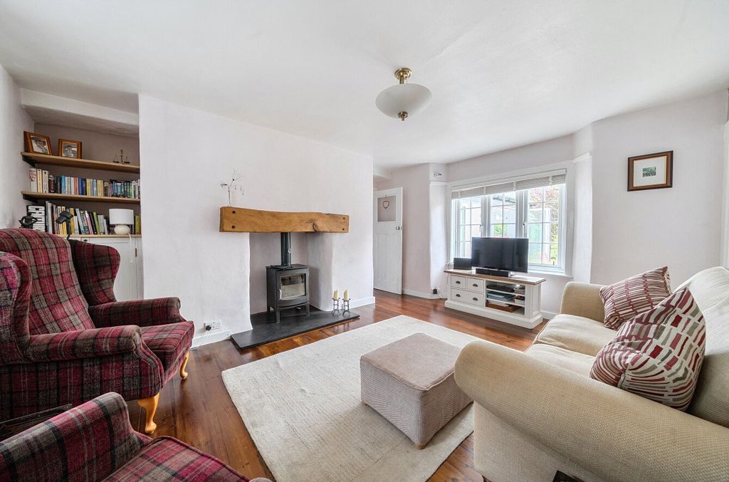 Property photo 3 of 13 Sitting Room