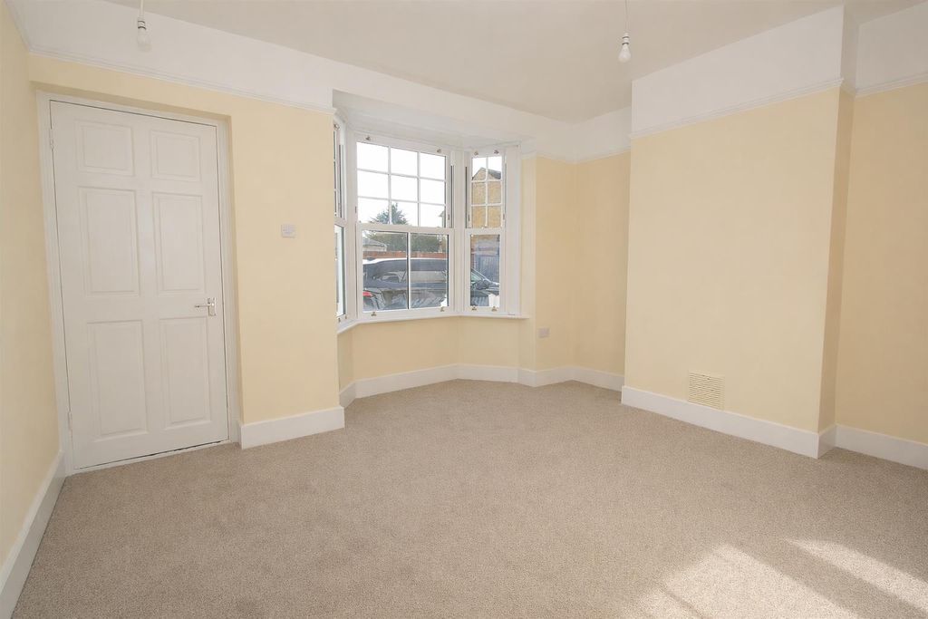 Property photo 2 of 14 Lounge.Jpg