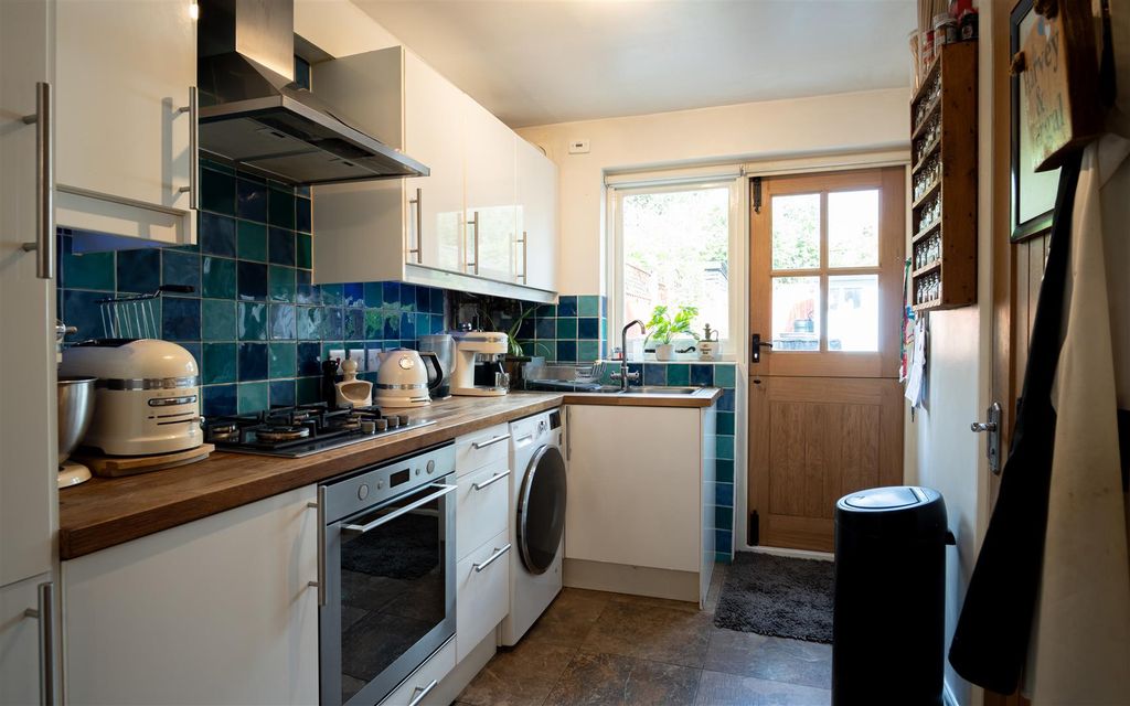 Property photo 2 of 14