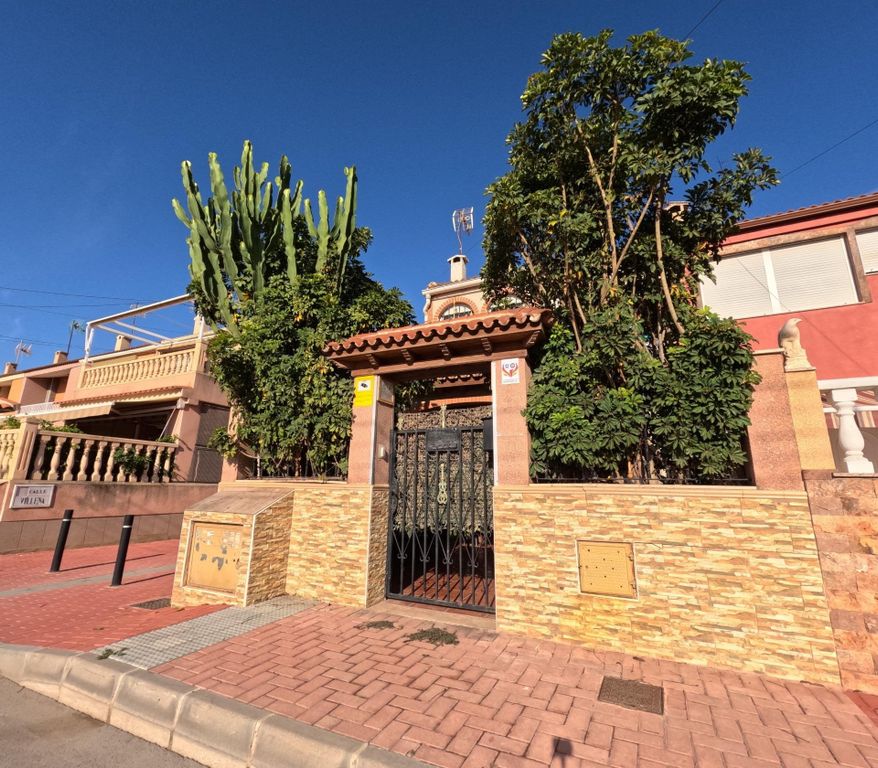 Property photo 2 of 41