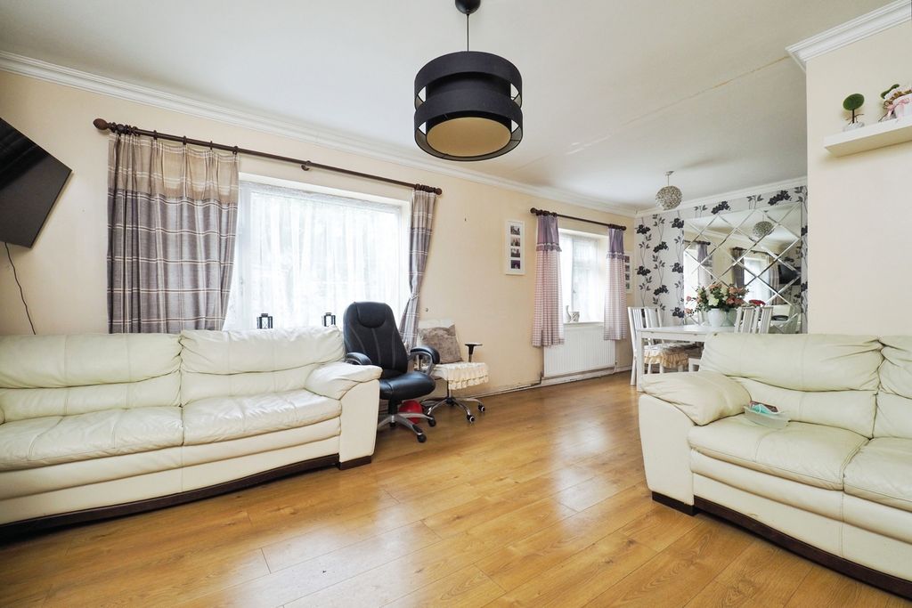Property photo 3 of 27 Pbox-Img.Jpg