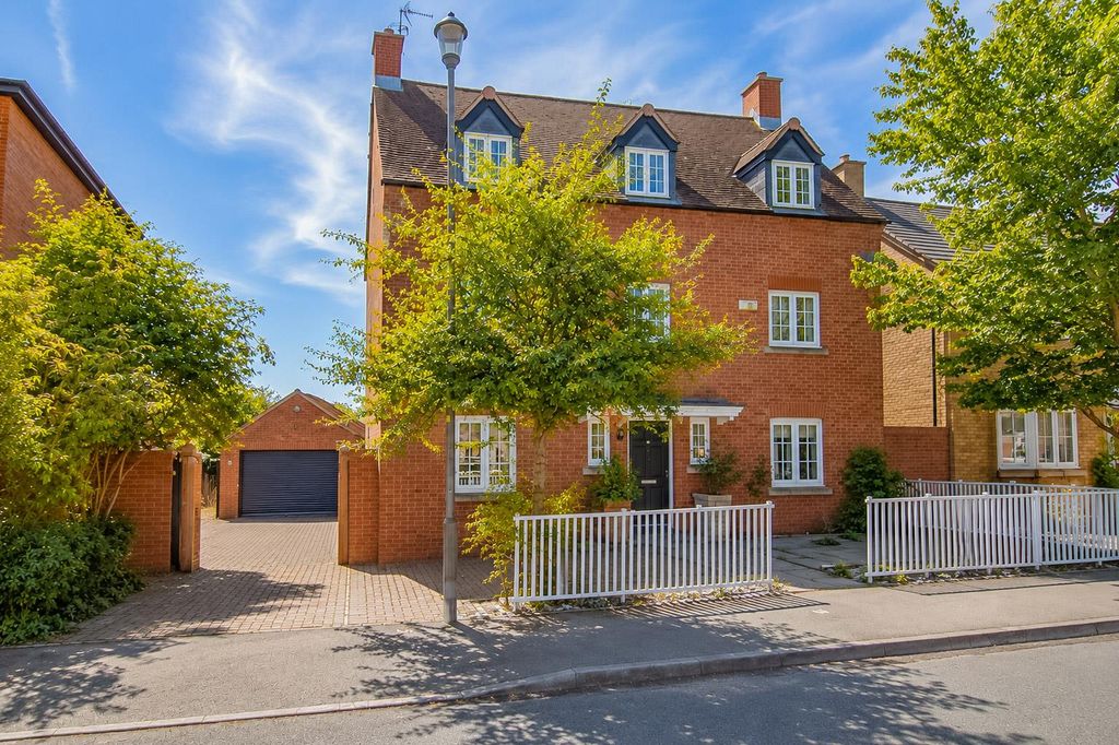 Property photo 1 of 50