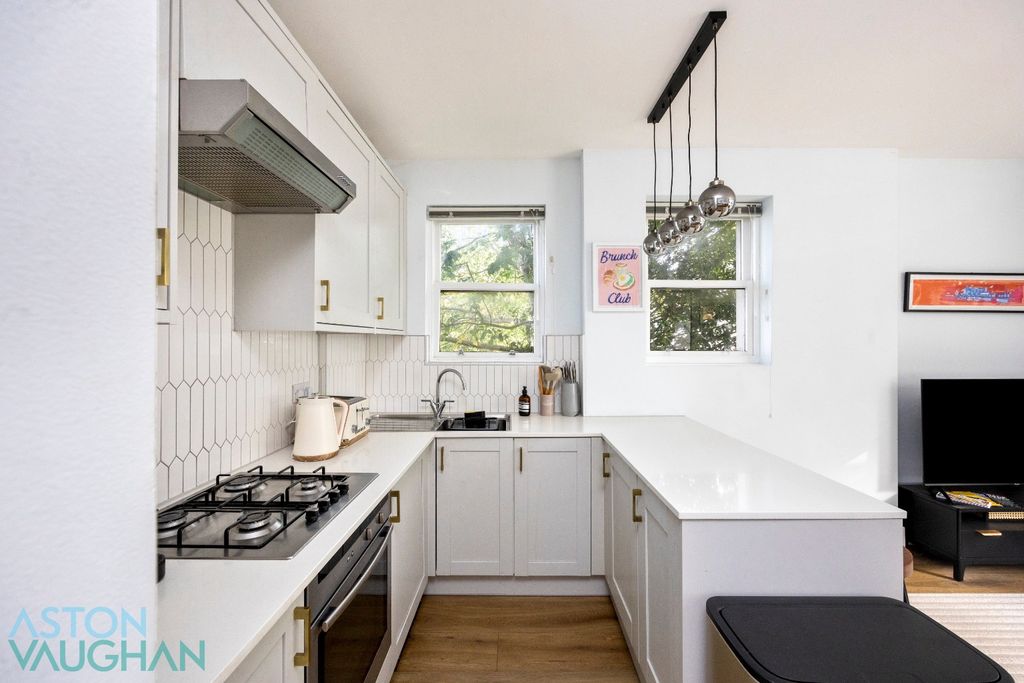 Property photo 2 of 15 5521272