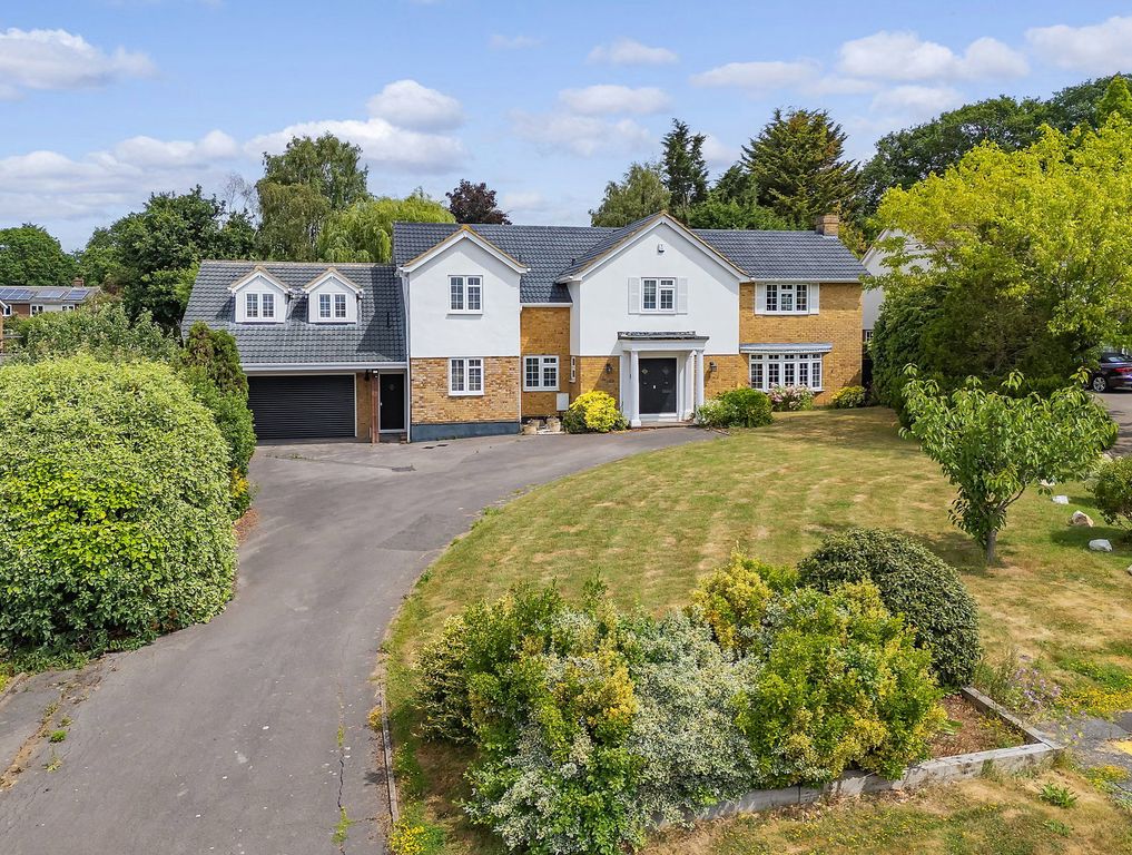 Property photo 1 of 32