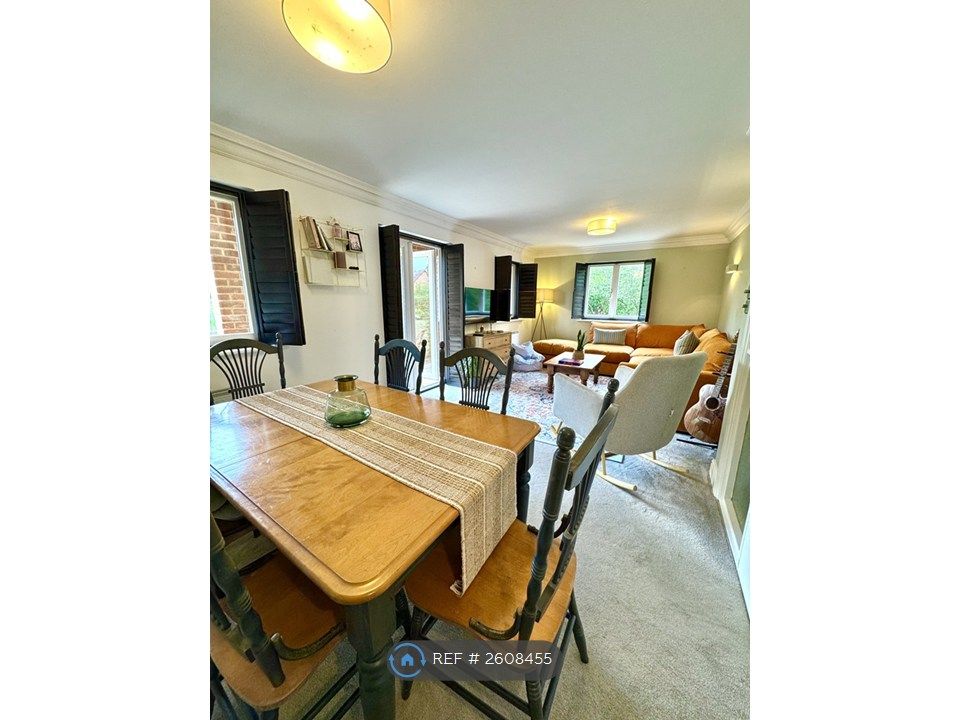 Property photo 2 of 22