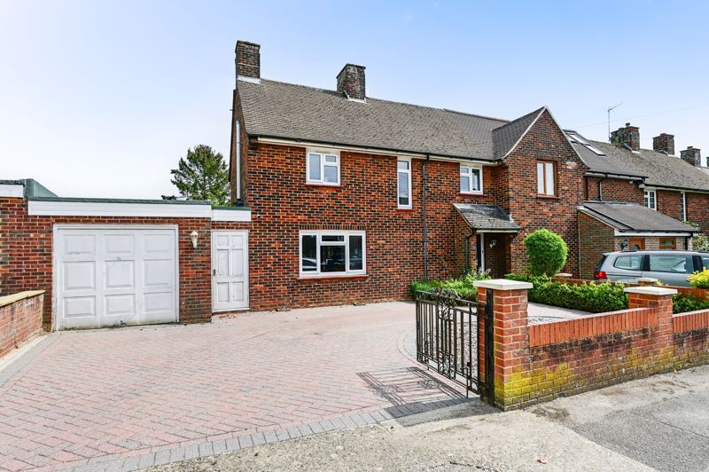 Property photo 1 of 15 Photo 10