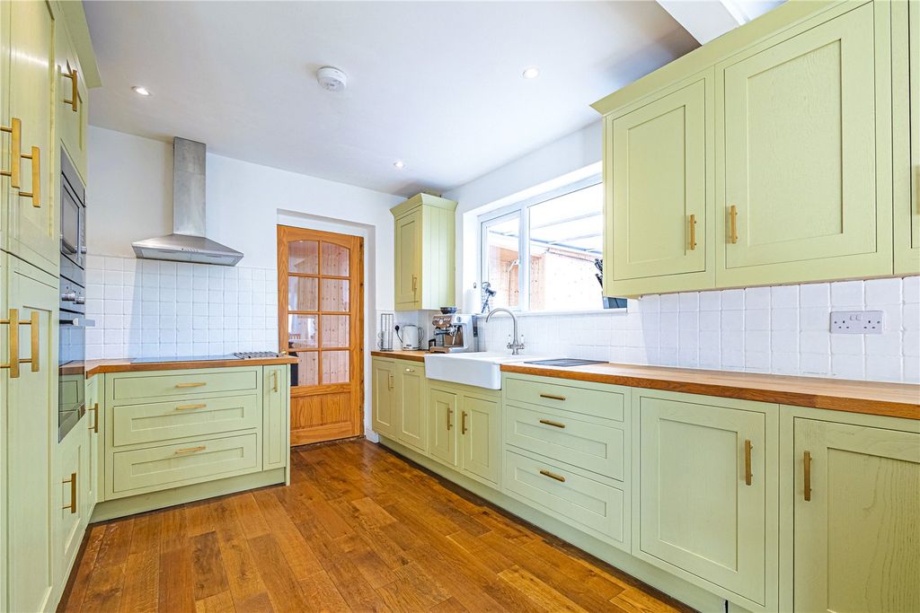 Property photo 2 of 25 Picture No. 24