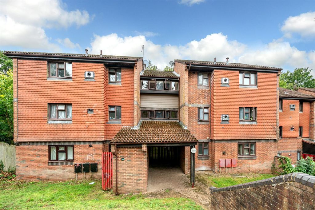 Property photo 1 of 9