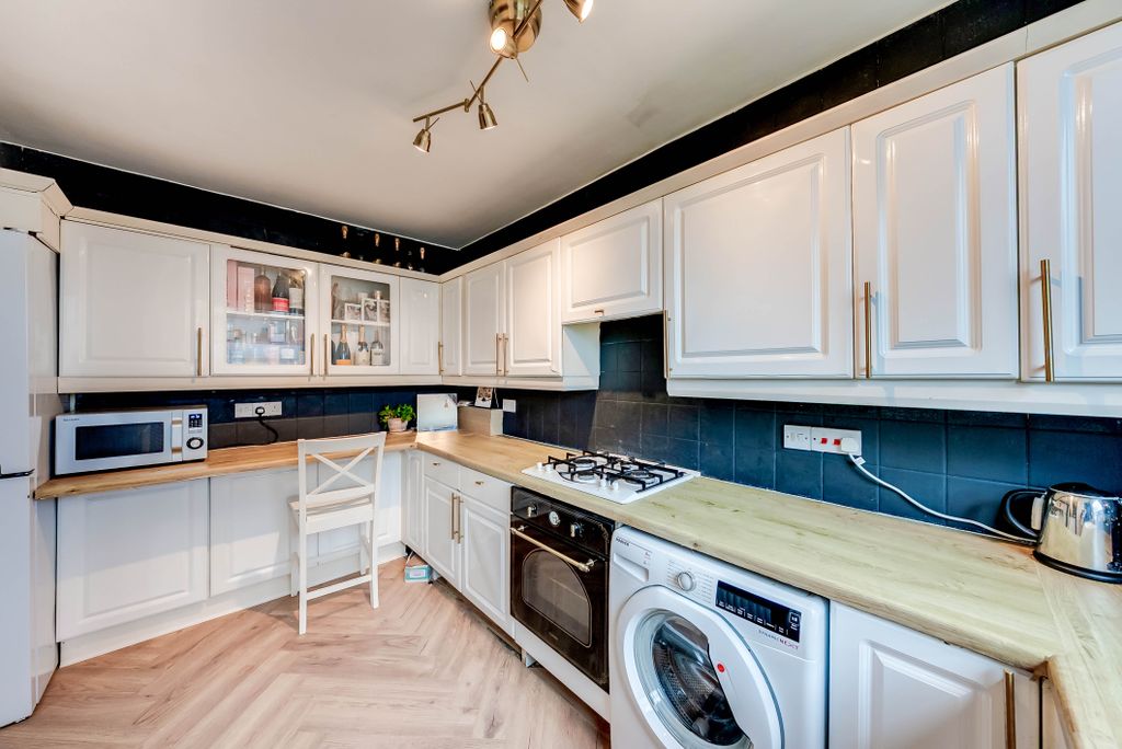 Property photo 2 of 22 A7S07216Hdr