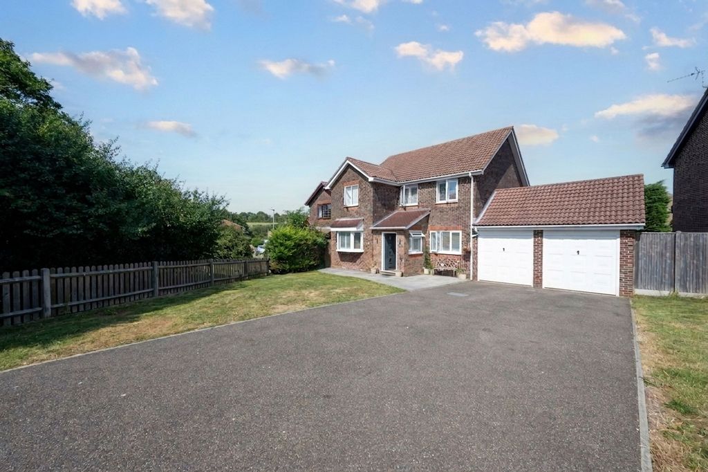 Property photo 1 of 27