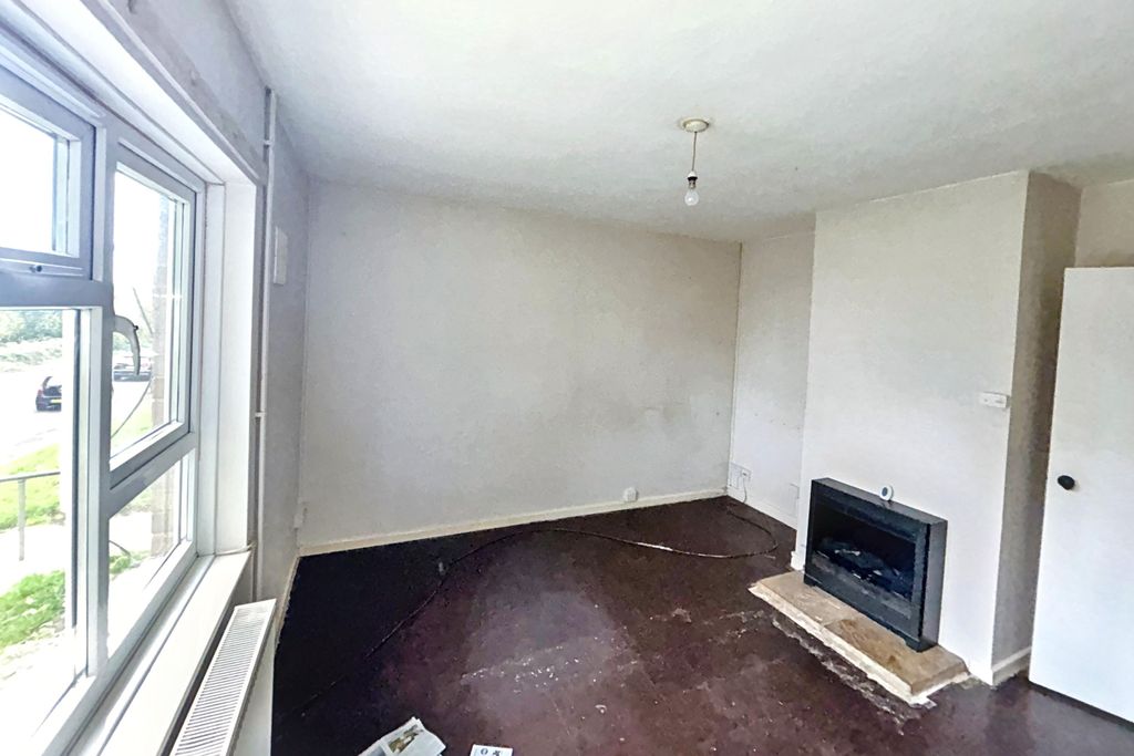 Property photo 3 of 14 46 Austin Close, Frome, Somerset, BA11 5Az