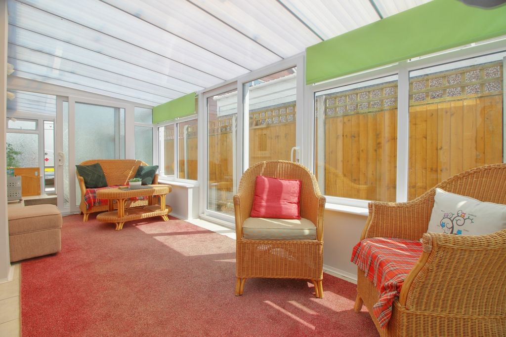 Property photo 2 of 15 Conservatory