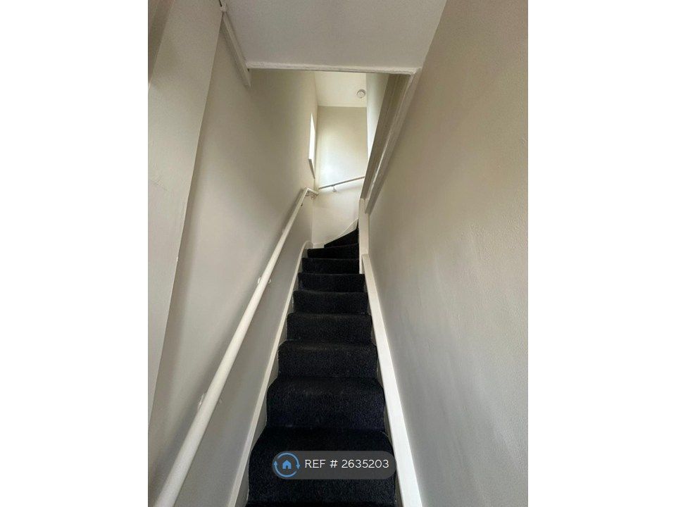 Property photo 3 of 12 Entrance