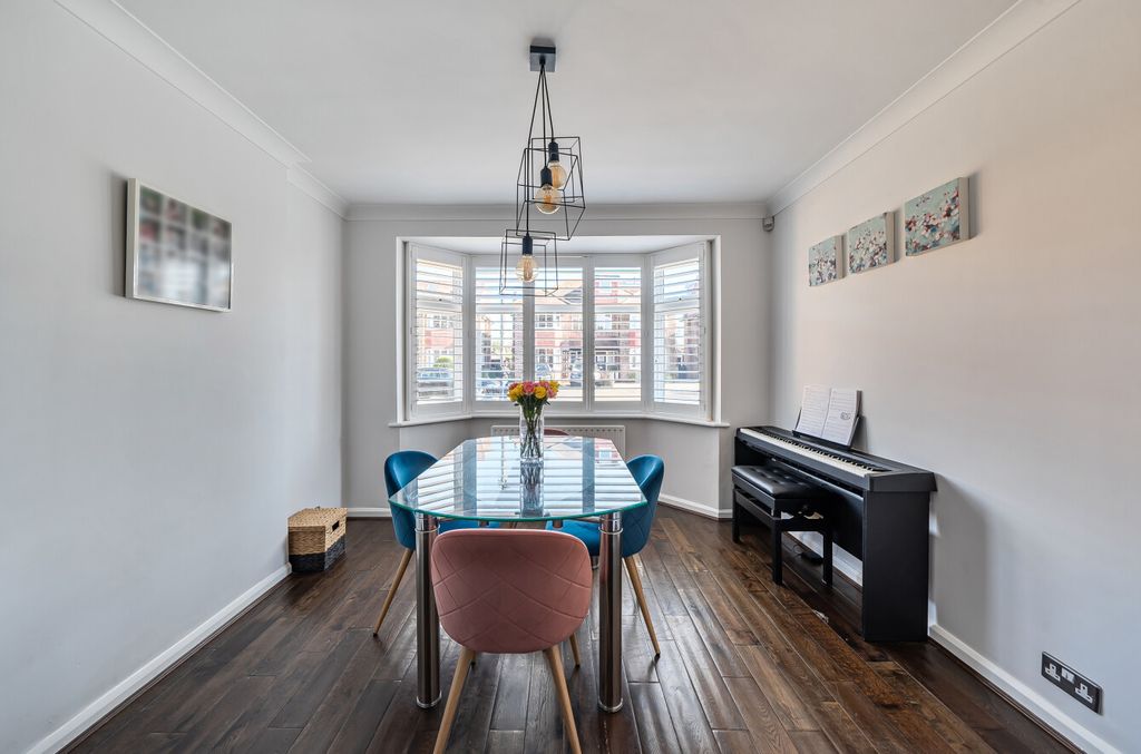 Property photo 3 of 24 Picture 3