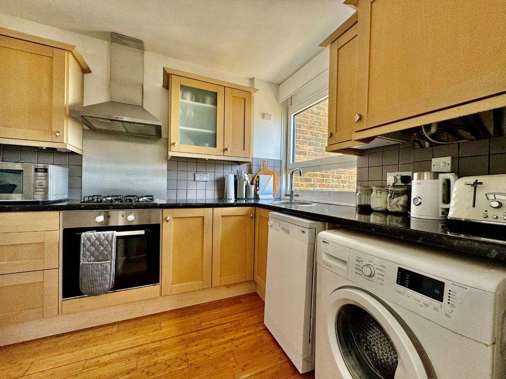 Property photo 3 of 6 347643