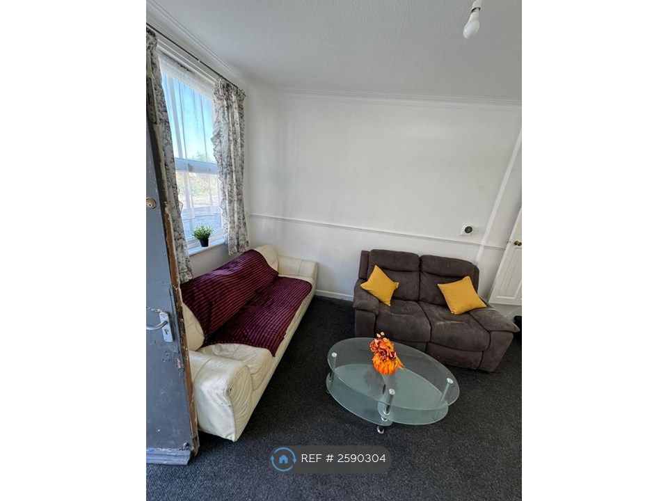 Property photo 3 of 35
