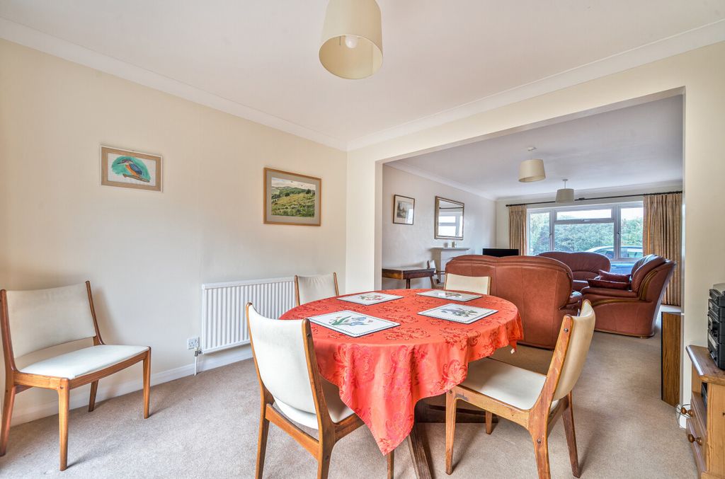 Property photo 2 of 27 1394739-14-696774...