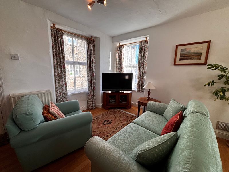 Property photo 2 of 16 Lounge