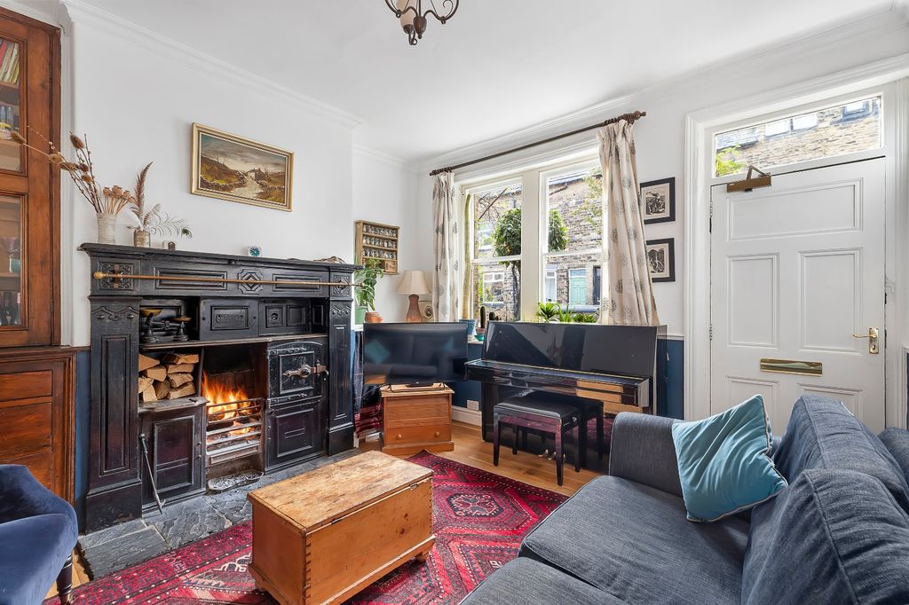 Property photo 2 of 27 Picture No. 03