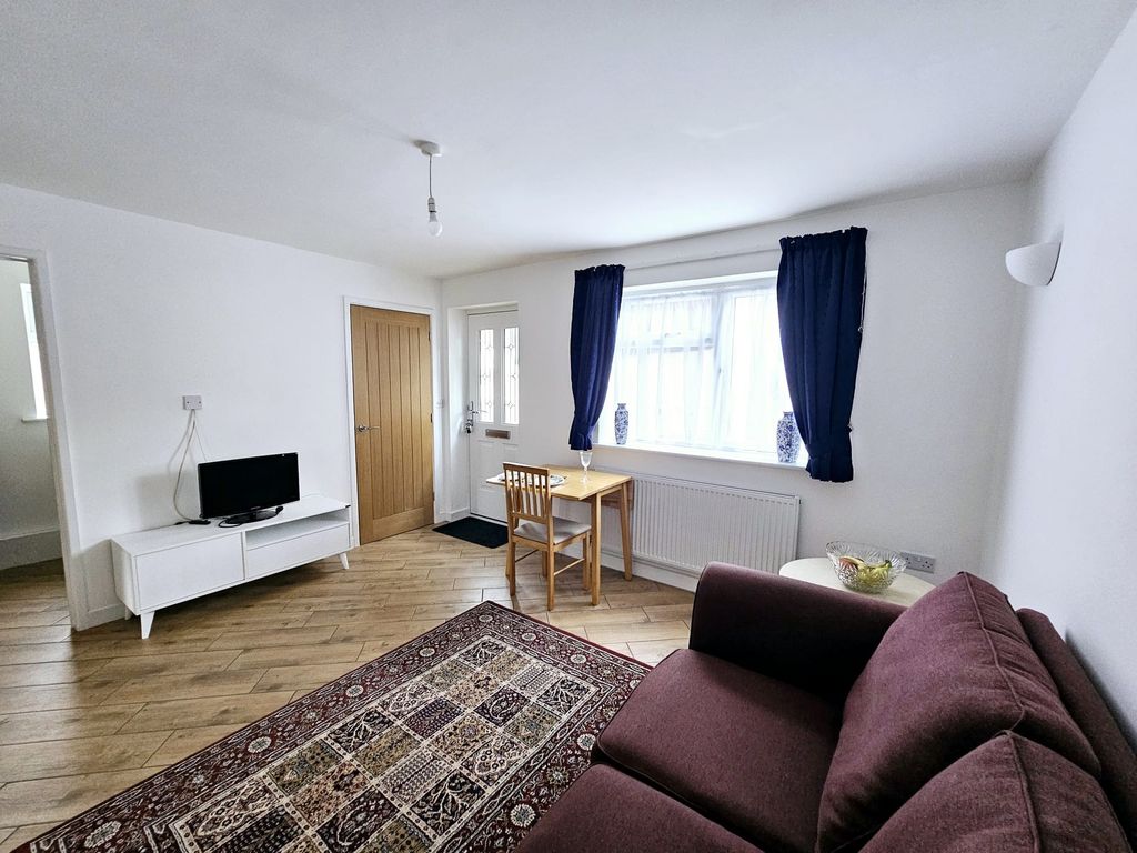 Property photo 1 of 7 Image