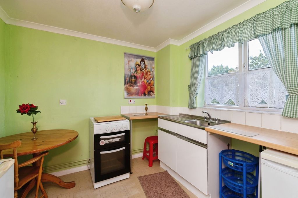 Property photo 3 of 15 Photo