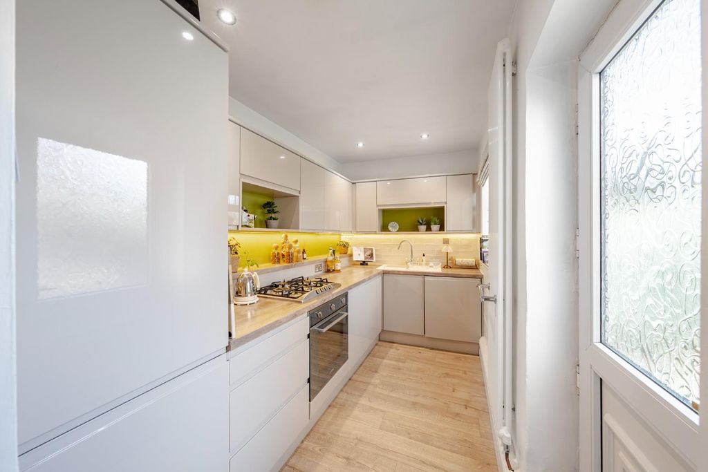 Property photo 2 of 18 Dsc07436-Hdr.Jpg