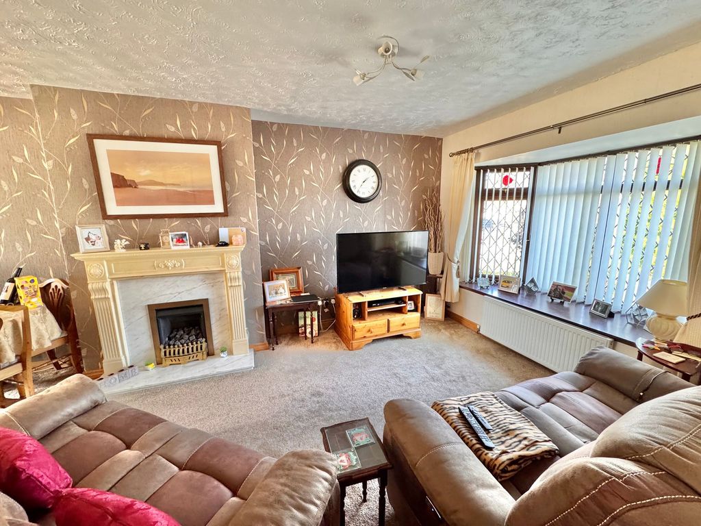 Property photo 3 of 27