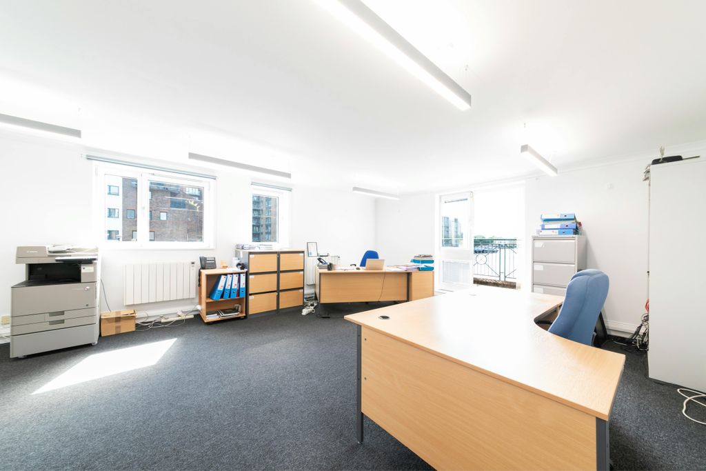 Property photo 3 of 14 Suite 3, 17 Pepper Street -1.Jpg