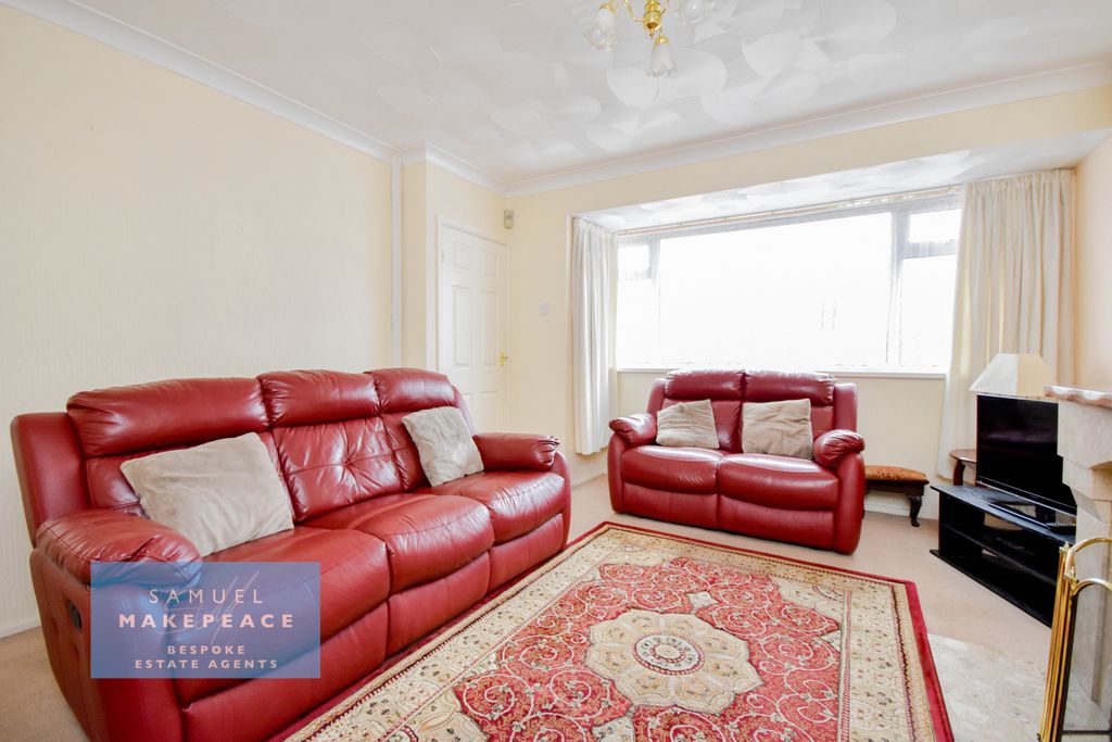 Property photo 3 of 18 Gallery