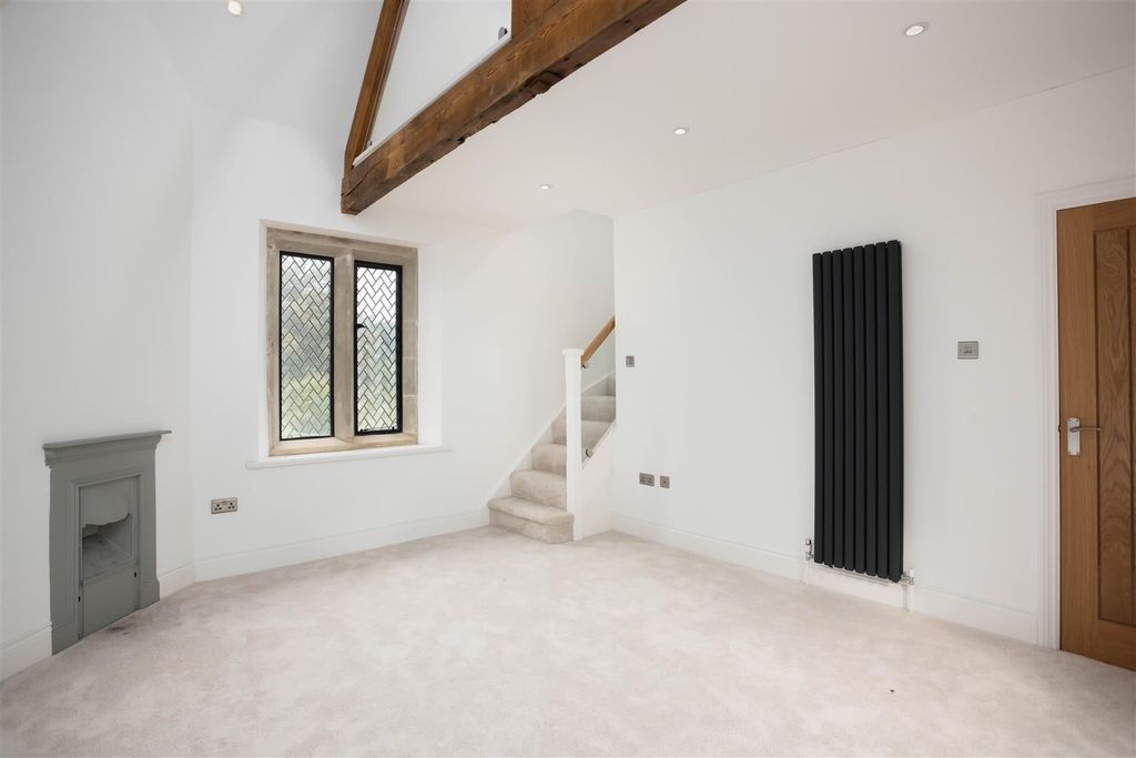 Property photo 3 of 12 00025.Jpg