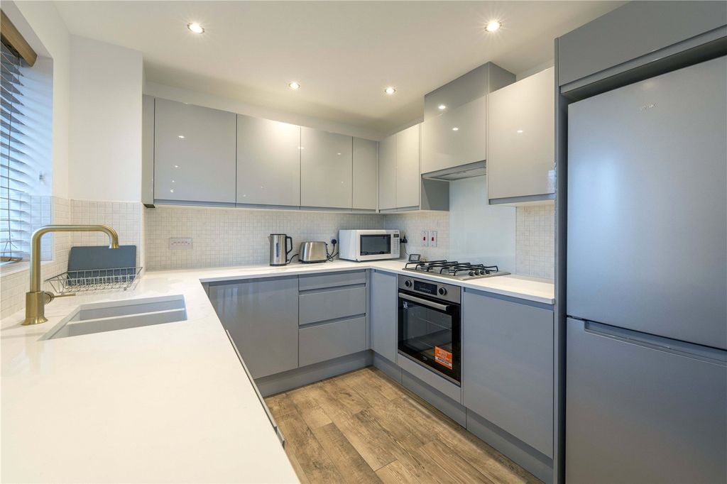 Property photo 2 of 8 Picture No. 25